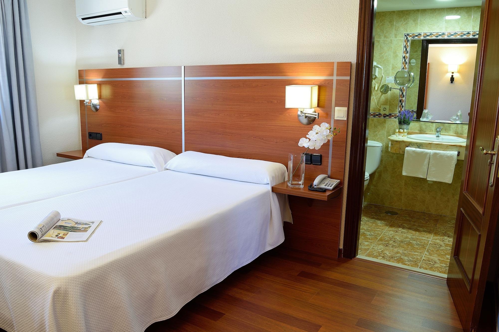 Hotel Mari Carmen Guadix Buitenkant foto