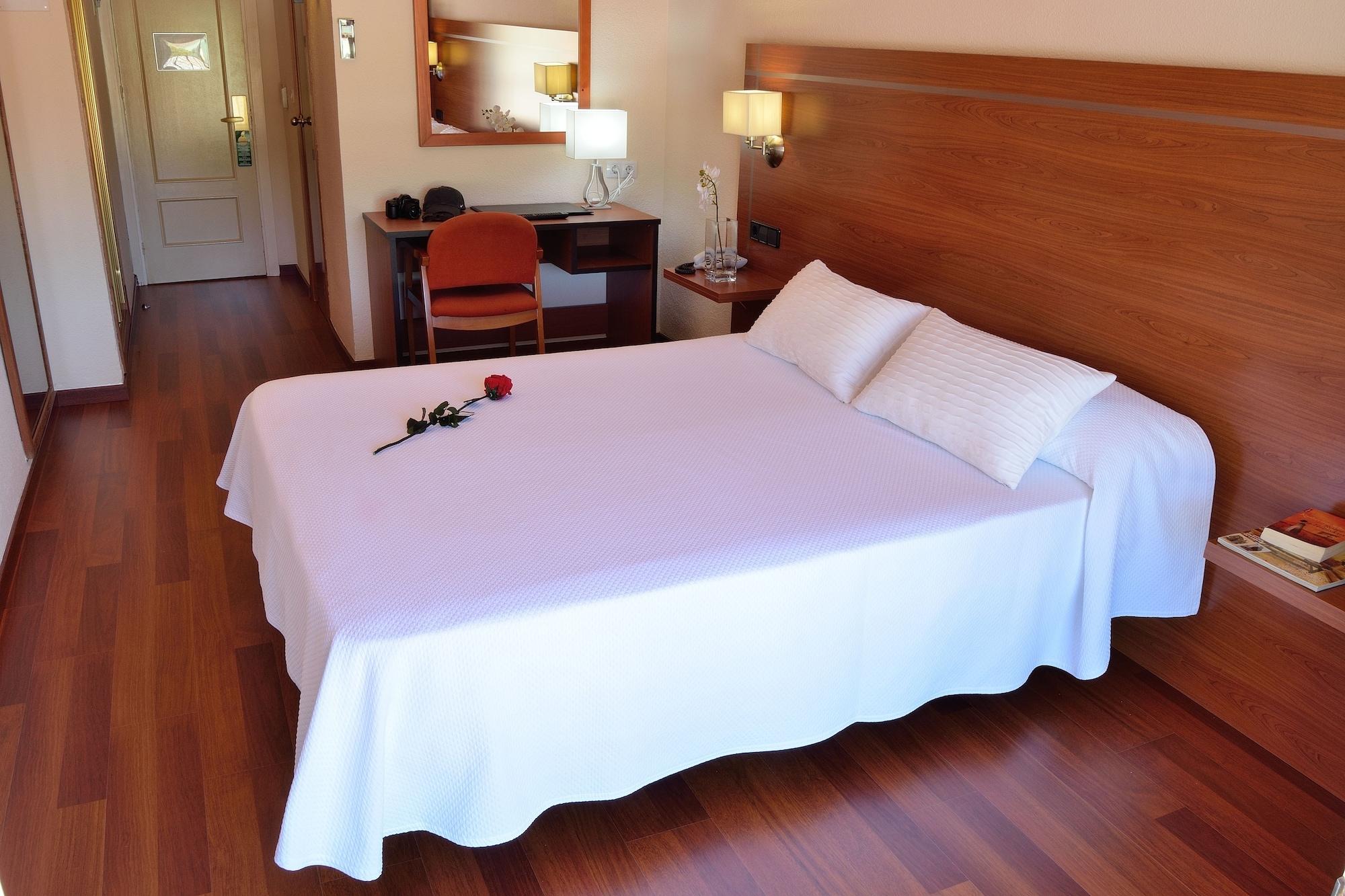 Hotel Mari Carmen Guadix Buitenkant foto