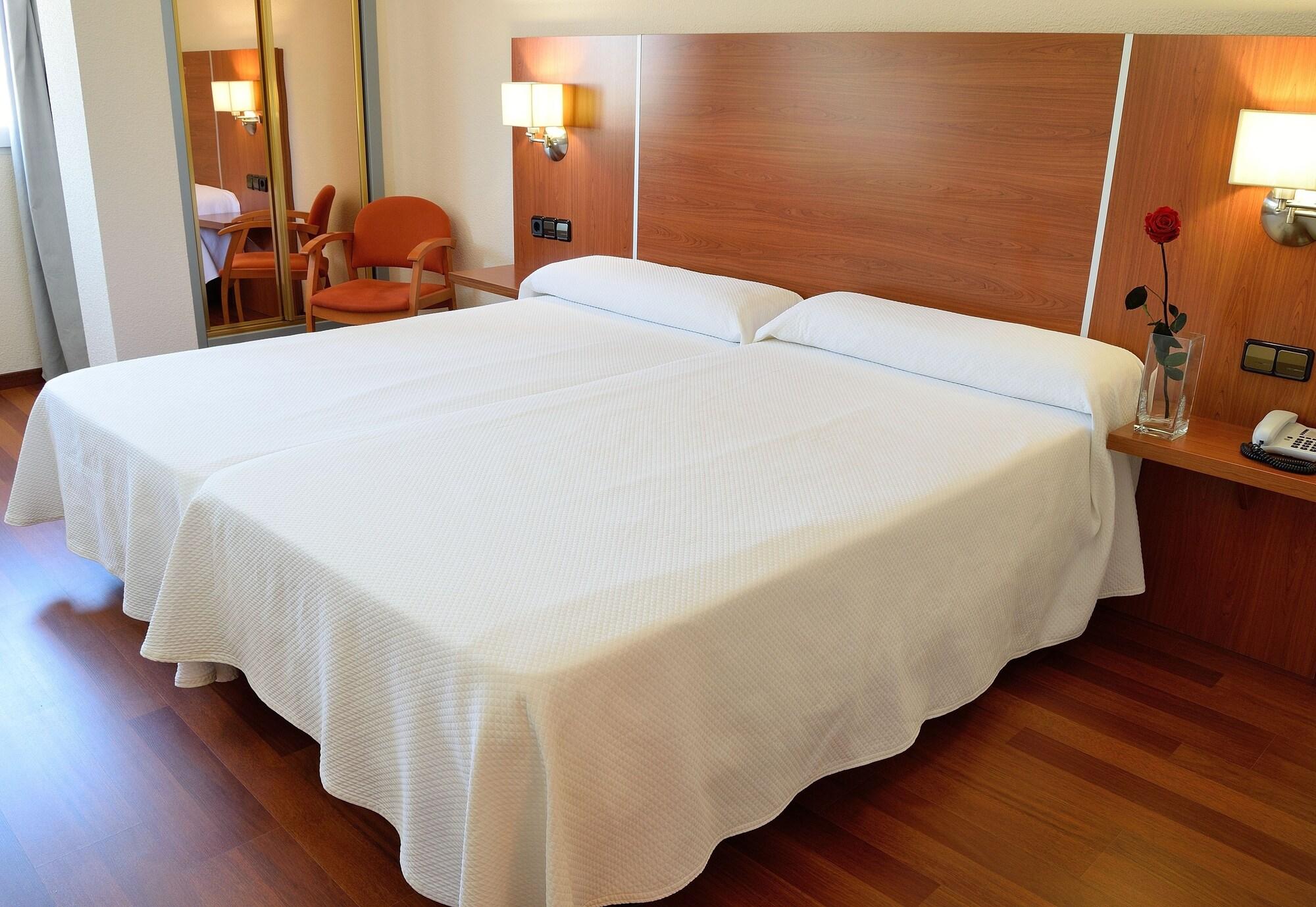 Hotel Mari Carmen Guadix Buitenkant foto