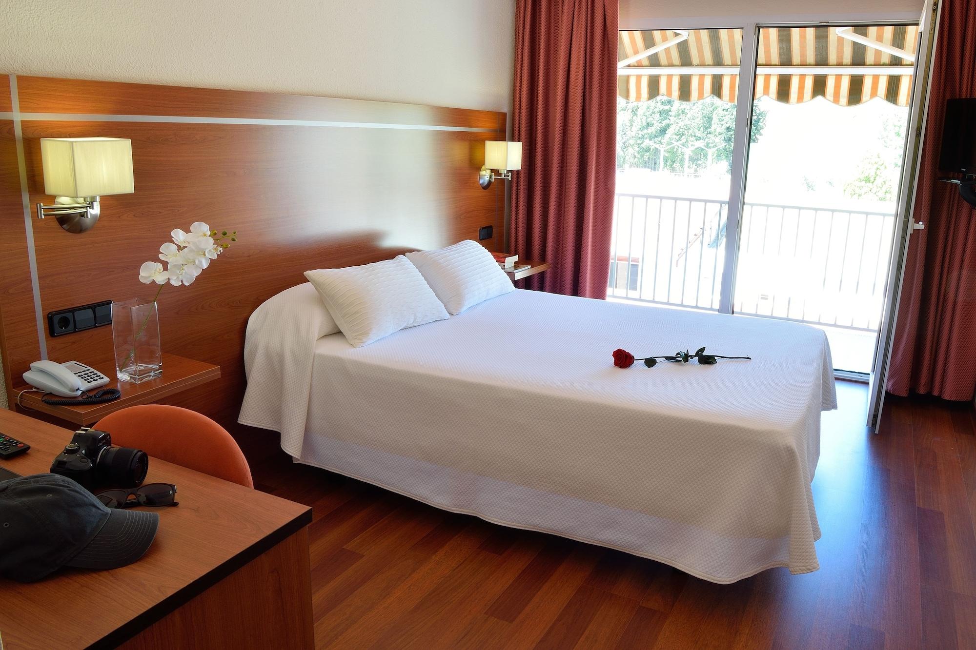 Hotel Mari Carmen Guadix Buitenkant foto