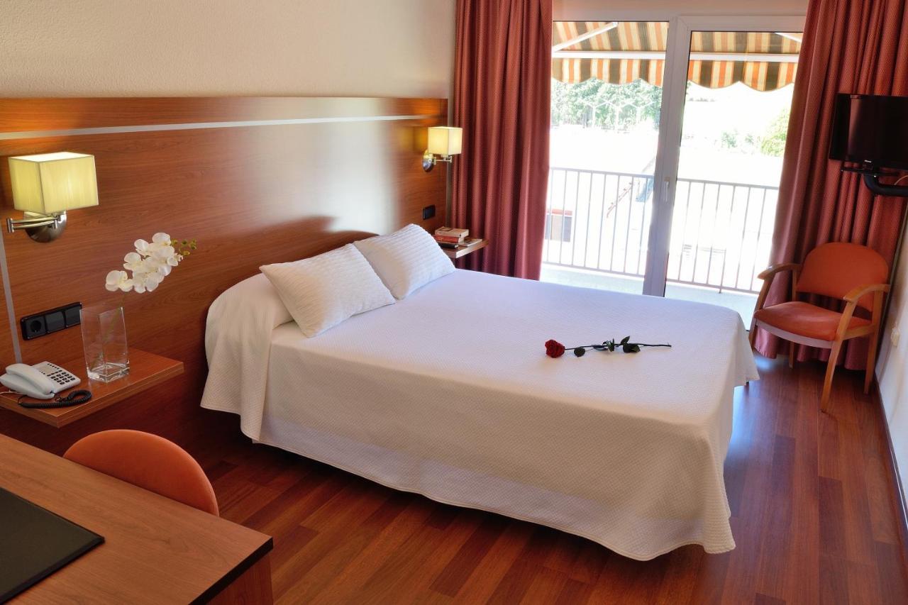 Hotel Mari Carmen Guadix Buitenkant foto