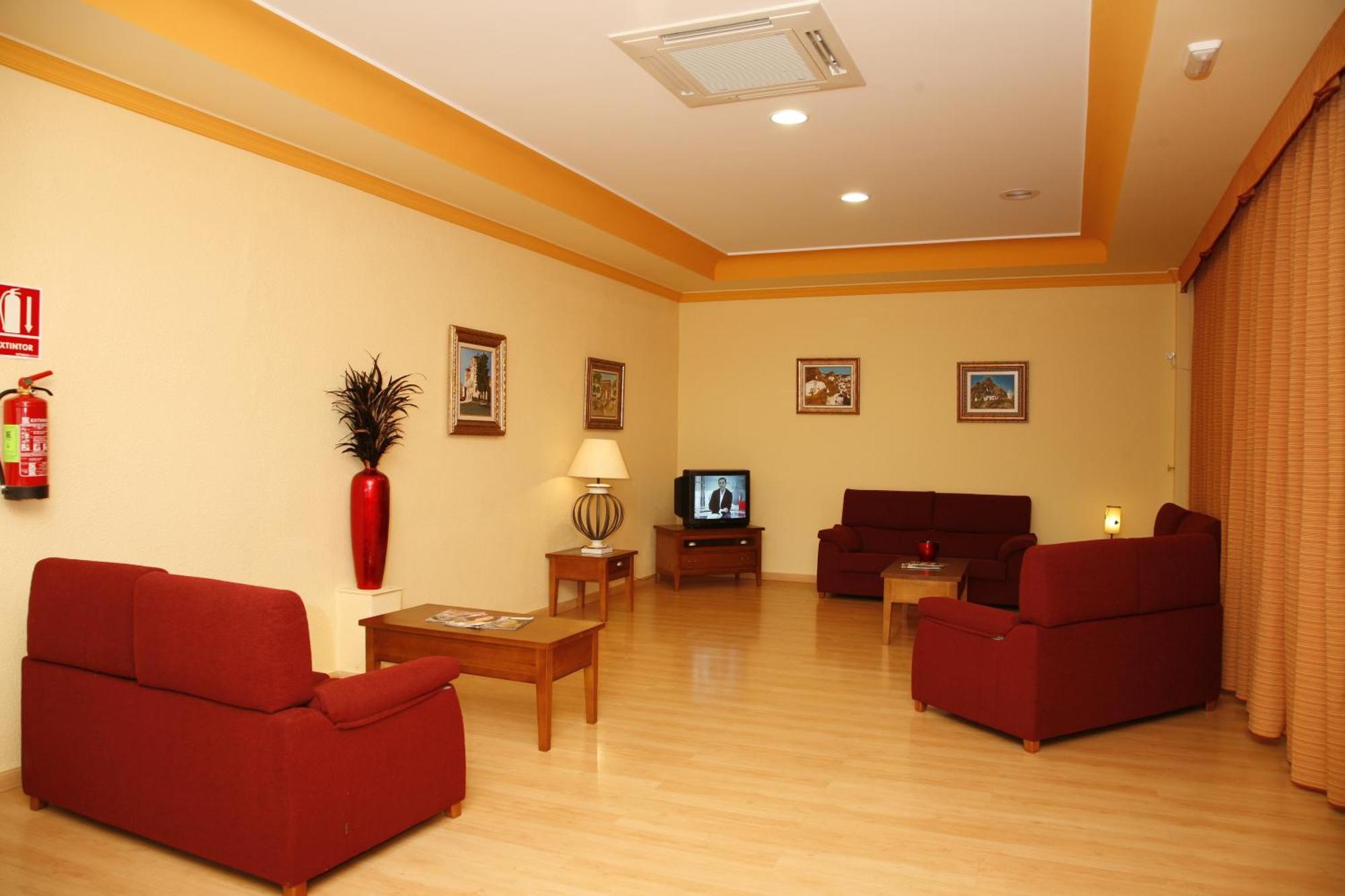 Hotel Mari Carmen Guadix Buitenkant foto