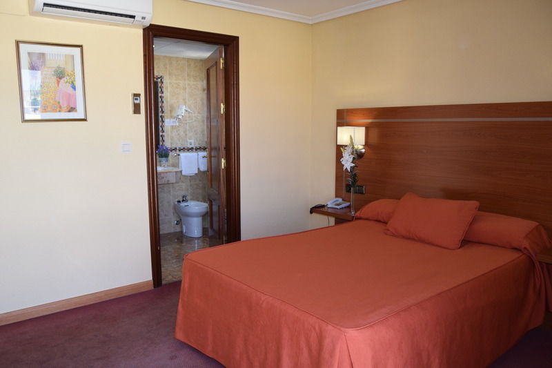 Hotel Mari Carmen Guadix Buitenkant foto