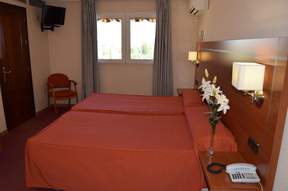 Hotel Mari Carmen Guadix Buitenkant foto