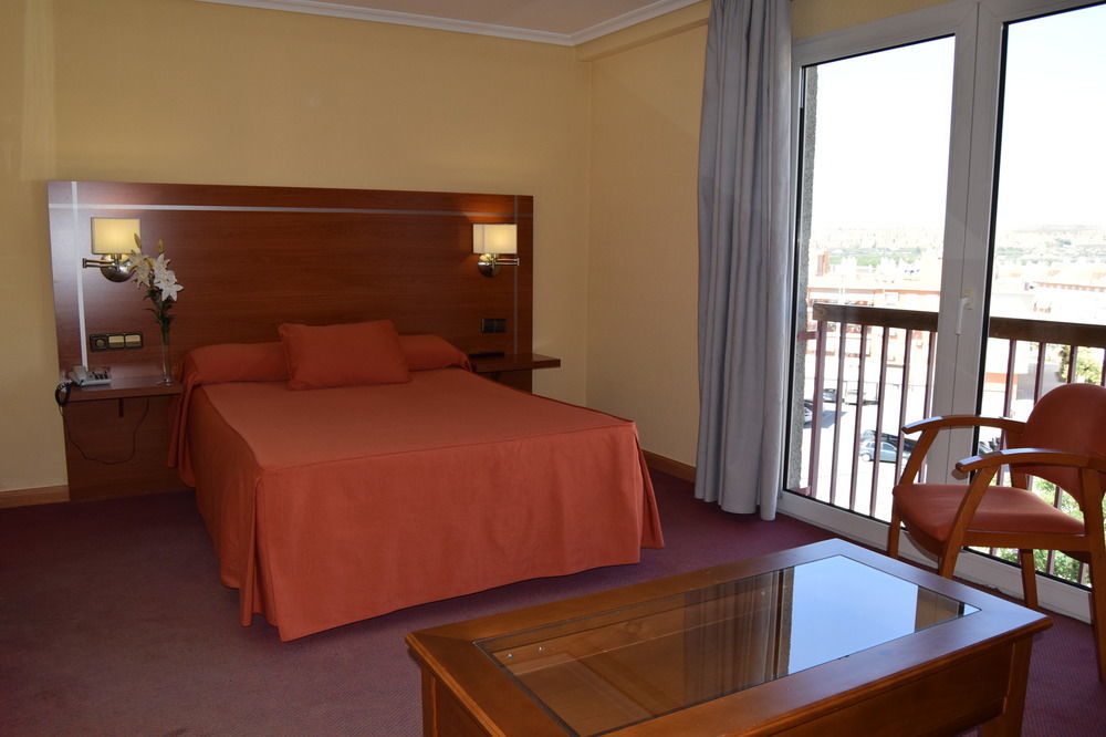 Hotel Mari Carmen Guadix Buitenkant foto