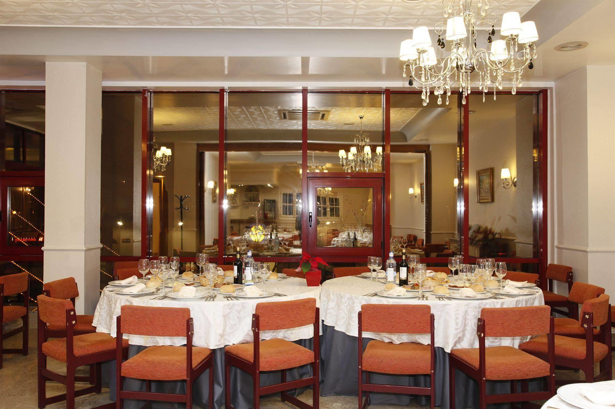 Hotel Mari Carmen Guadix Buitenkant foto