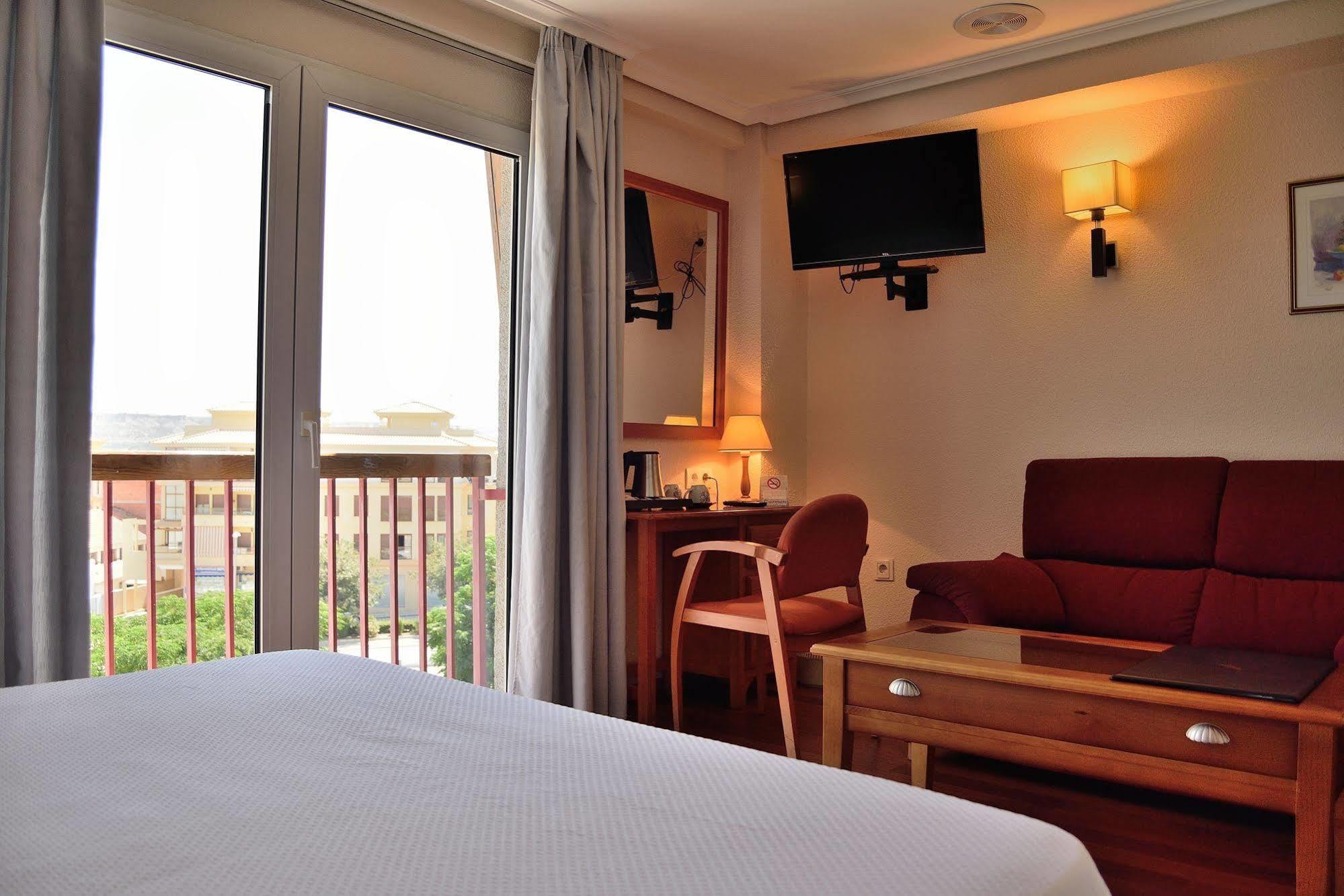 Hotel Mari Carmen Guadix Buitenkant foto