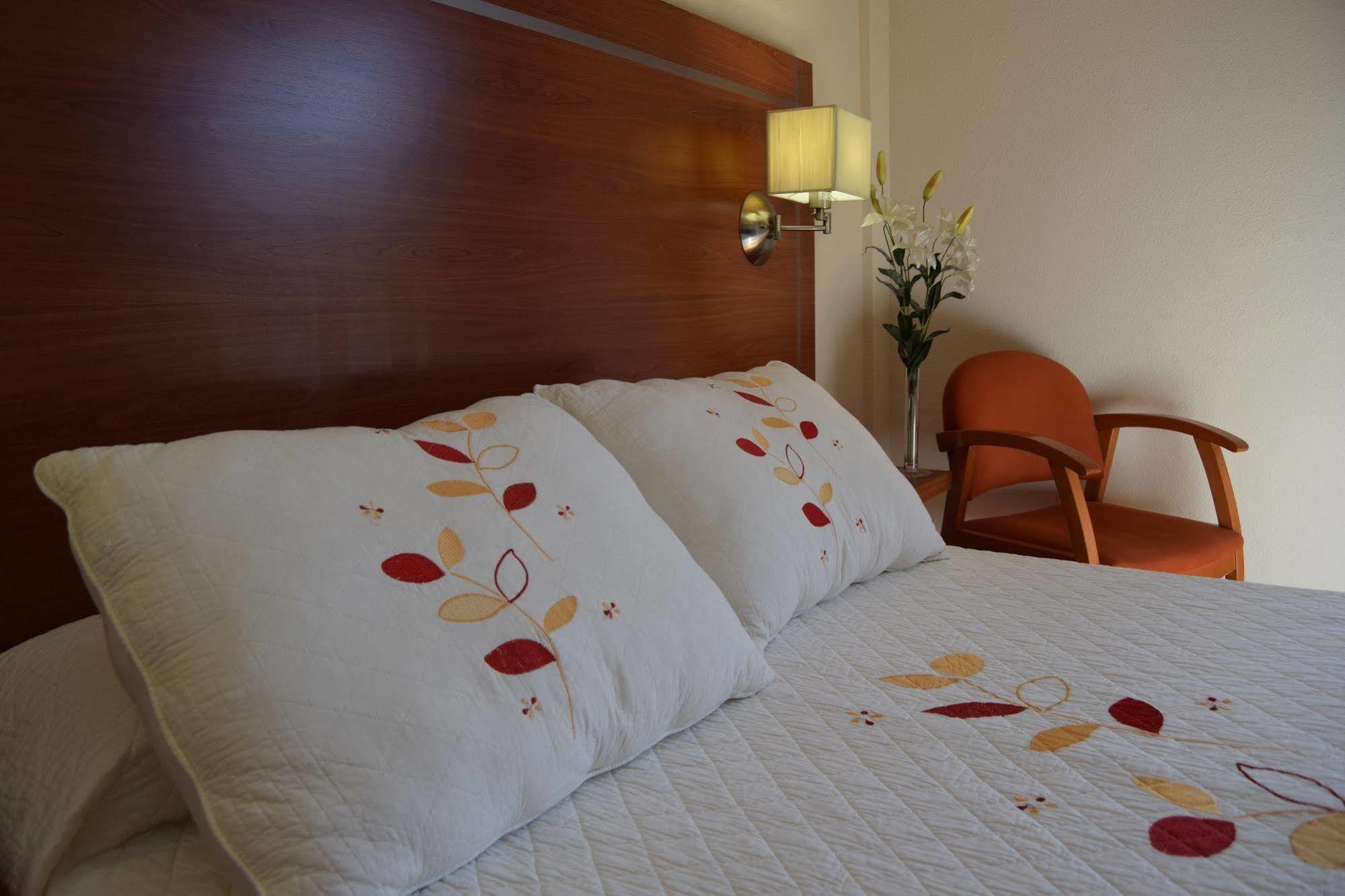 Hotel Mari Carmen Guadix Buitenkant foto
