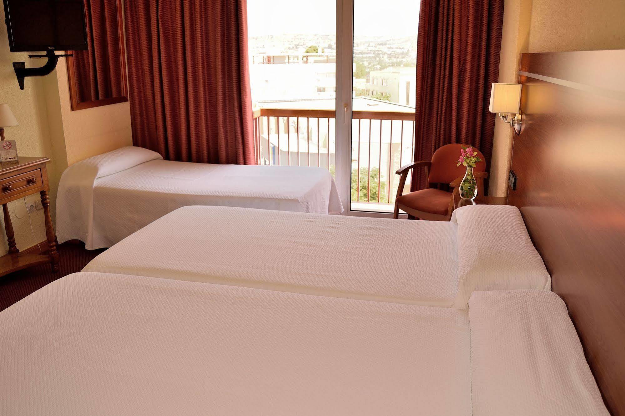 Hotel Mari Carmen Guadix Buitenkant foto