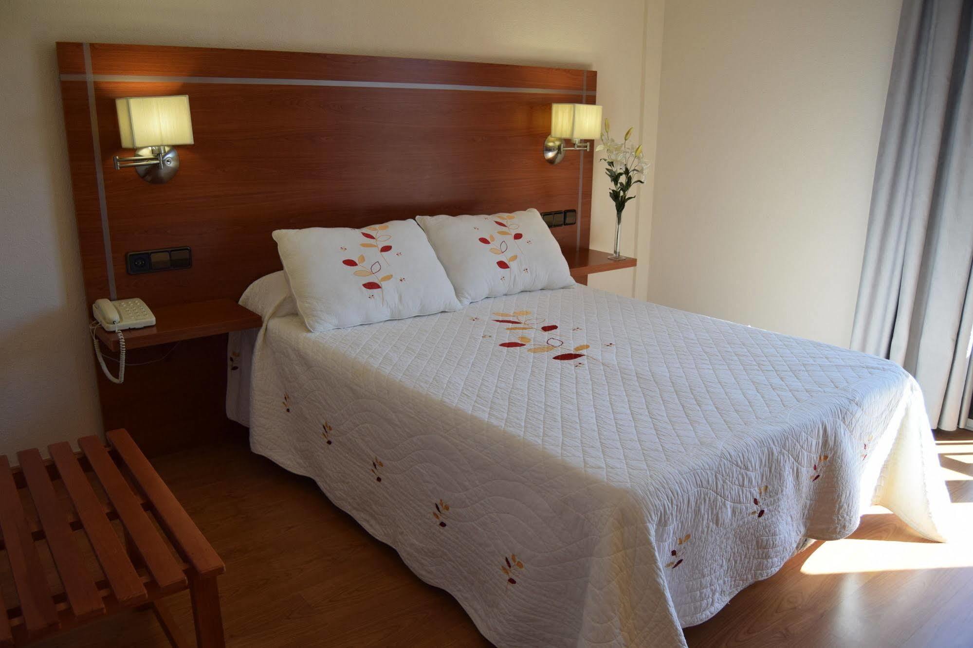 Hotel Mari Carmen Guadix Buitenkant foto