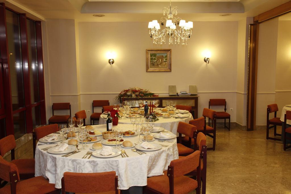 Hotel Mari Carmen Guadix Buitenkant foto